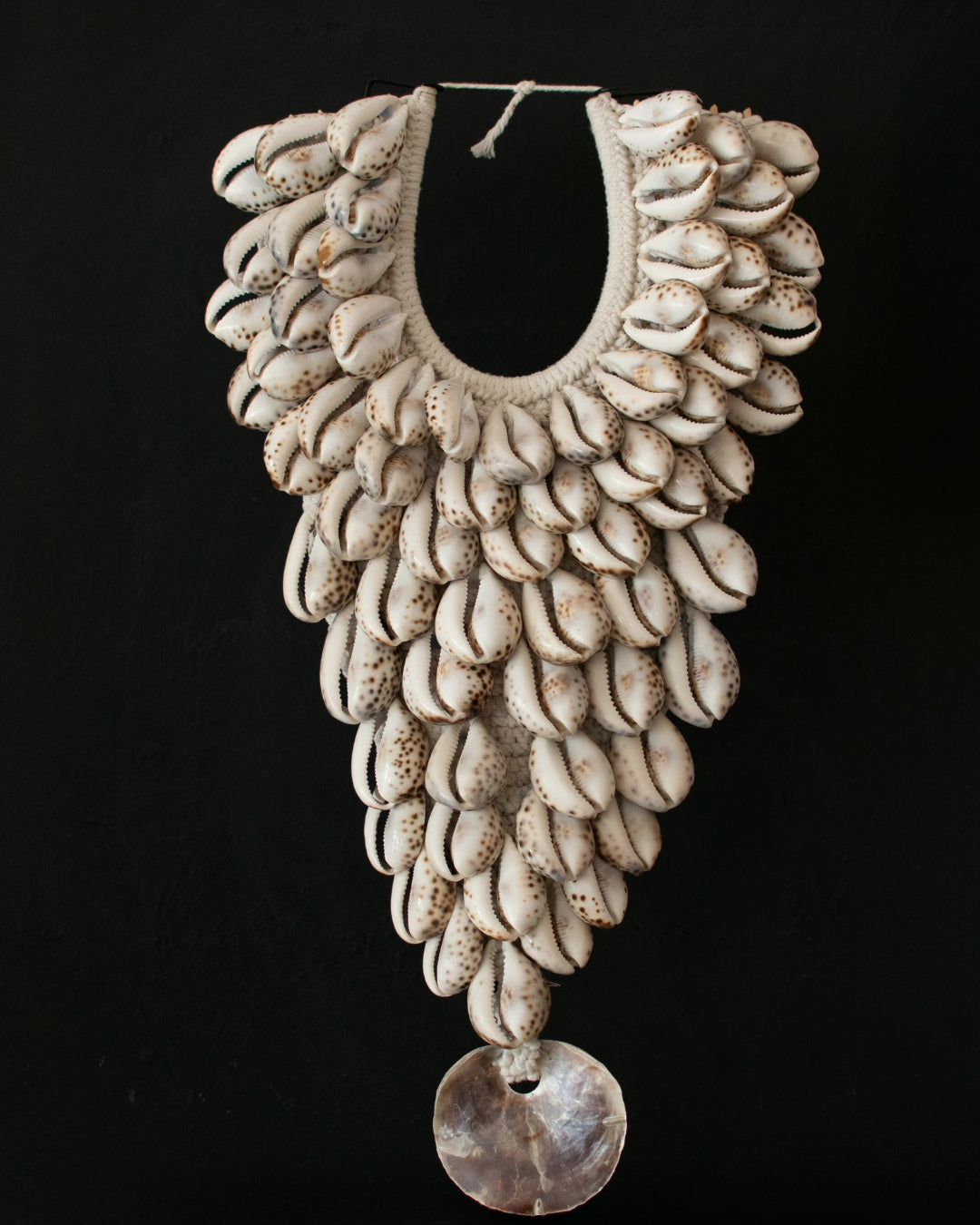 Naya Shell Necklace Decor