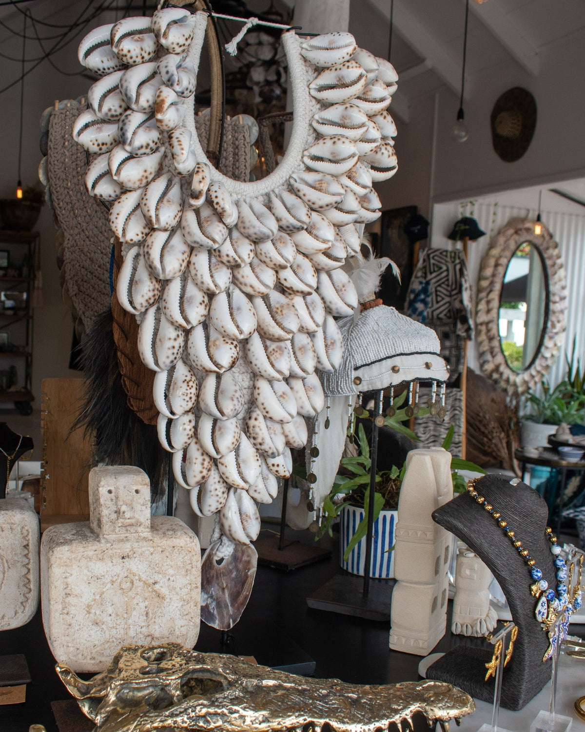 Naya Shell Necklace Decor