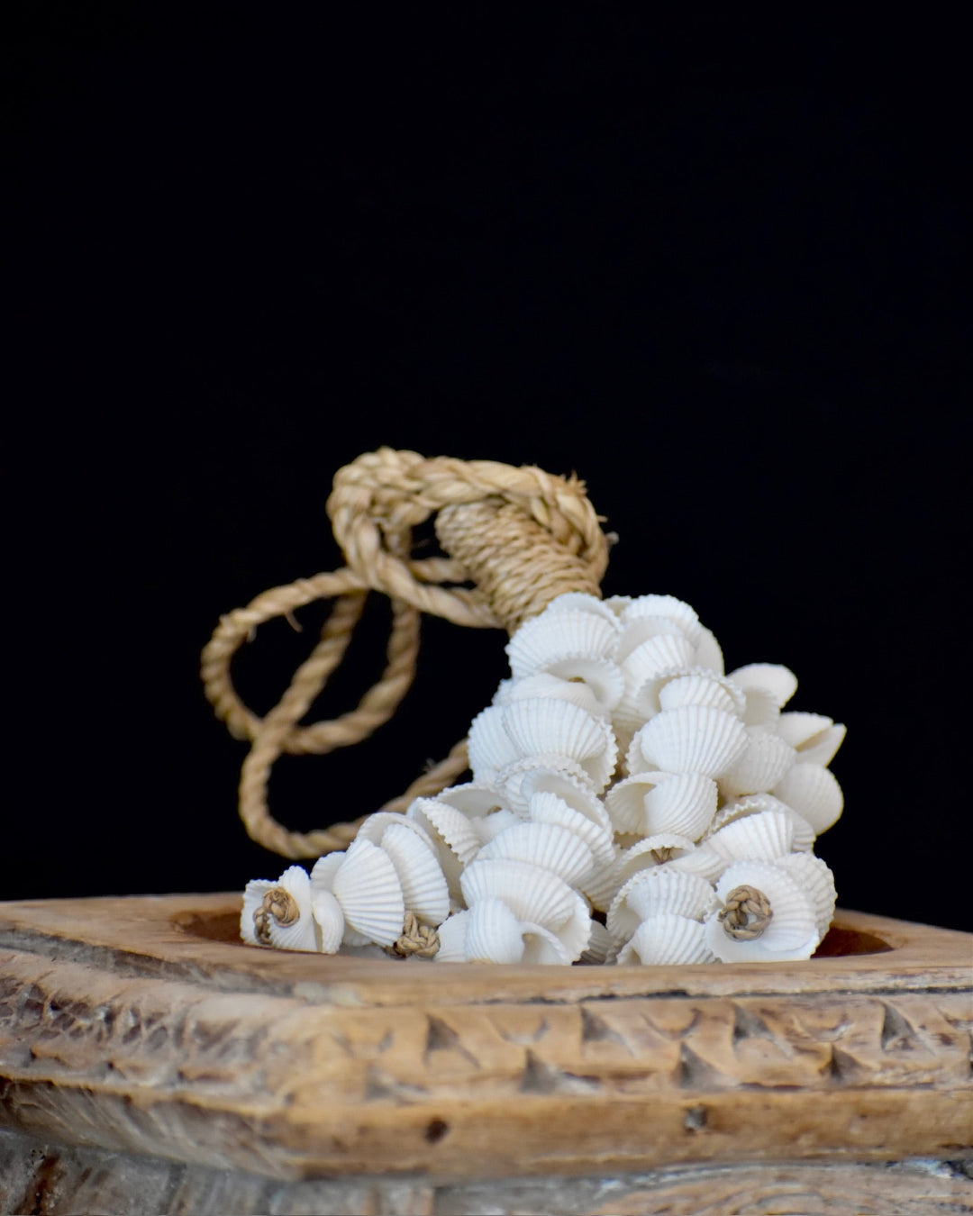 White Clam Shell Cluster Tassel