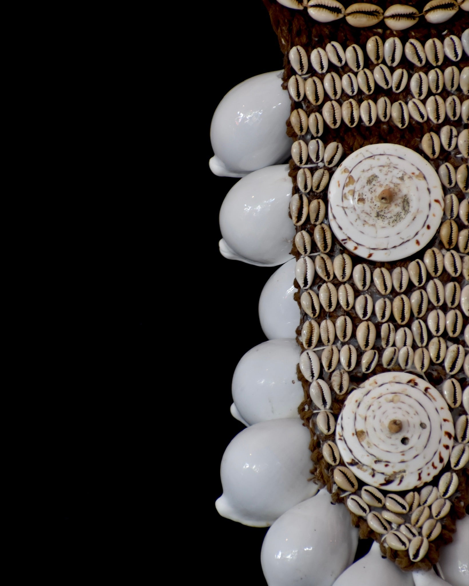 Lagoon Cowrie Necklace Decor